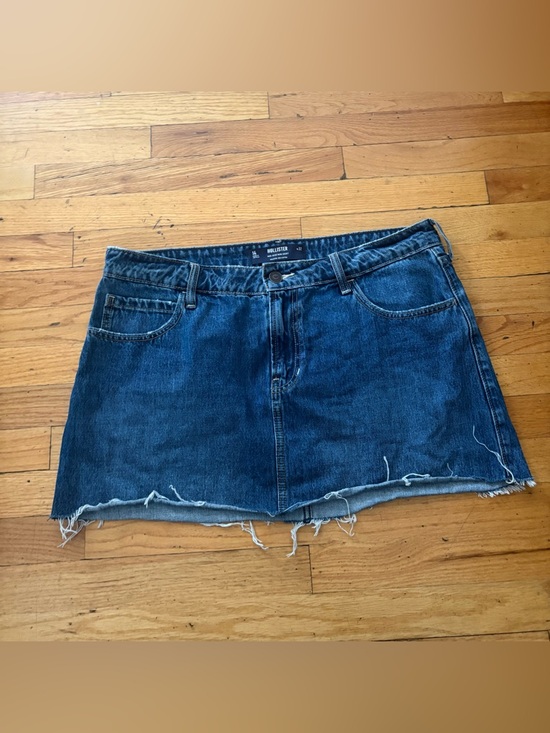 Hollister Dresses & Skirts - Hollister Denim Mini Skirt Distressed Raw Hem Mid Rise Size 14 W32
